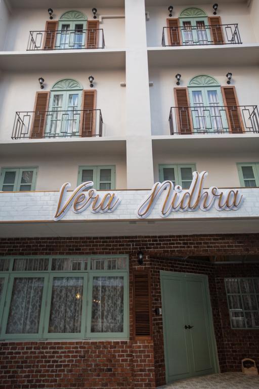 Vera Nidhra - Self Check-In After 6Pm Бангкок Екстер'єр фото